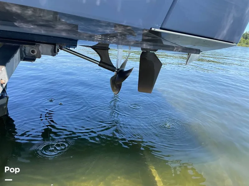 Slide: The Image of Malibu M240 2022 - 15788831