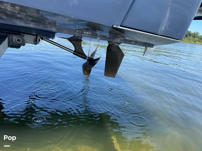 Slide: The Image of Malibu M240 2022 - 15788832