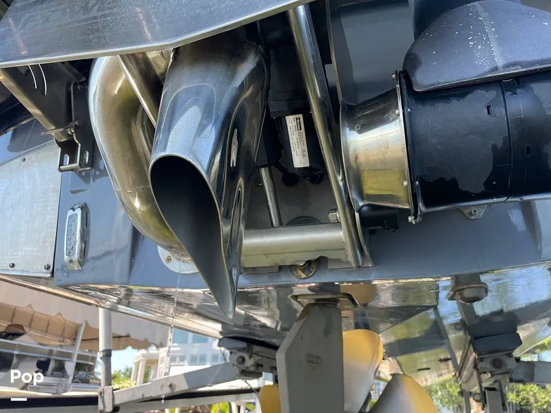 Slide: The Image of Malibu M240 2022 - 15788836