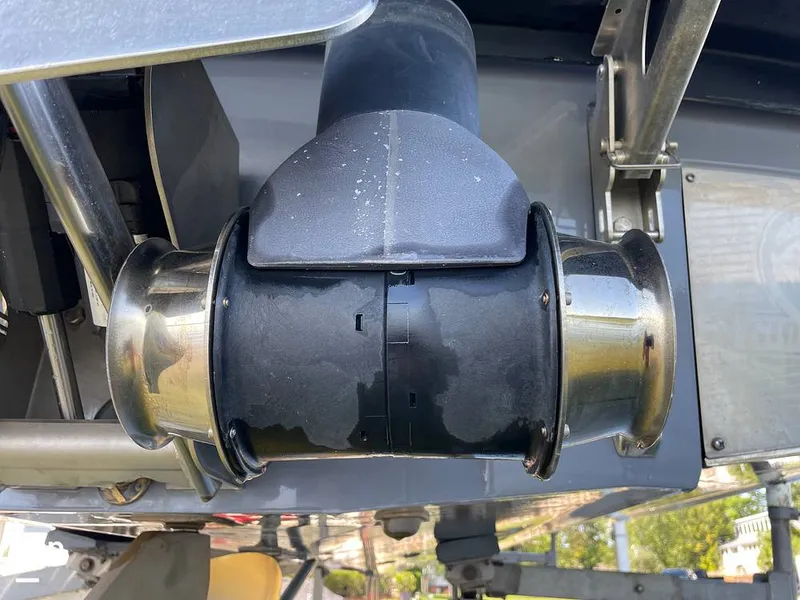 Slide: The Image of Malibu M240 2022 - 15788837