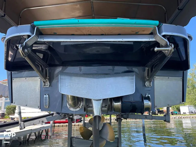 Slide: The Image of Malibu M240 2022 - 15786222