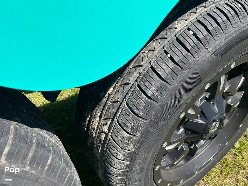 Slide: The Image of Malibu M240 2022 - 15788859