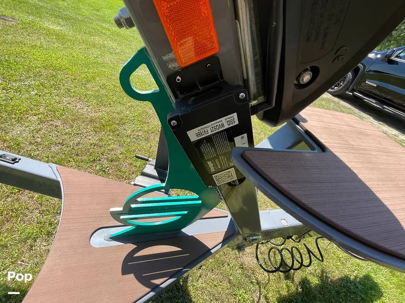 Slide: The Image of Malibu M240 2022 - 15788868