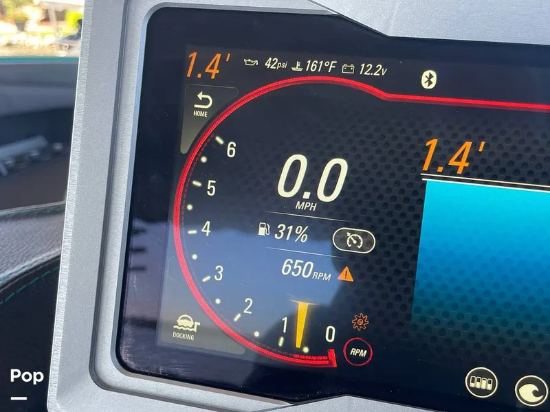 Slide: The Image of Malibu M240 2022 - 15788660