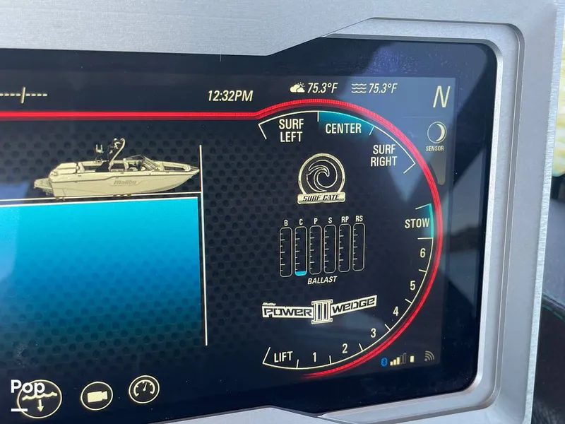 Slide: The Image of Malibu M240 2022 - 15788662