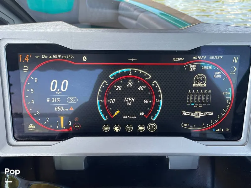 Slide: The Image of Malibu M240 2022 - 15788668