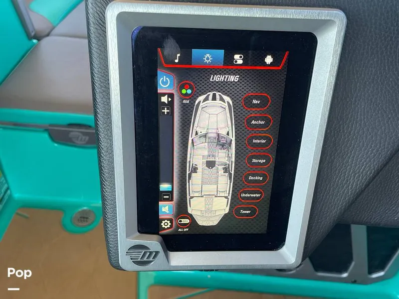 Slide: The Image of Malibu M240 2022 - 15788671