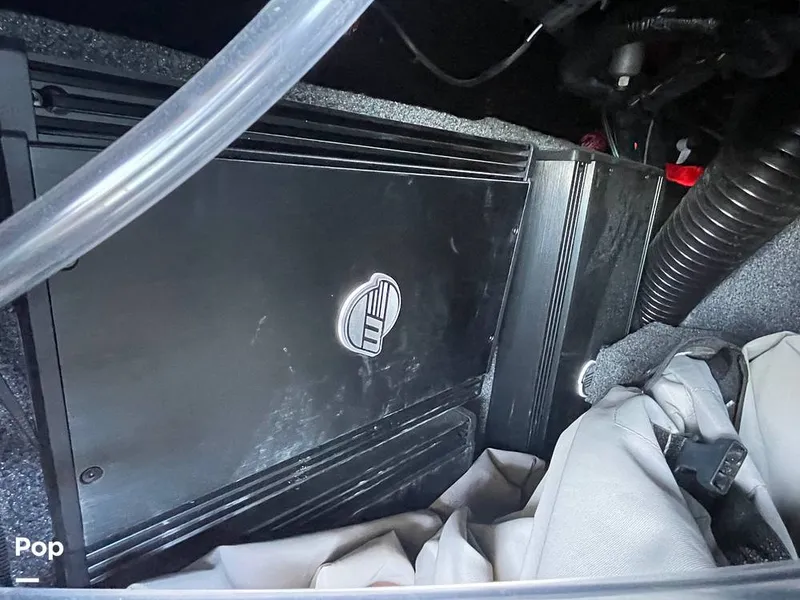 Slide: The Image of Malibu M240 2022 - 15788708