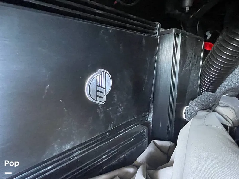 Slide: The Image of Malibu M240 2022 - 15788709