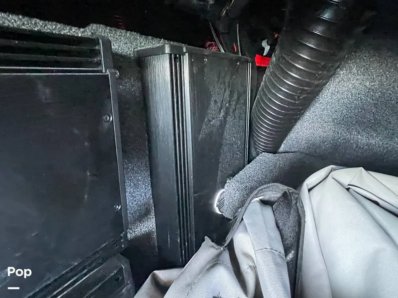 Slide: The Image of Malibu M240 2022 - 15788710