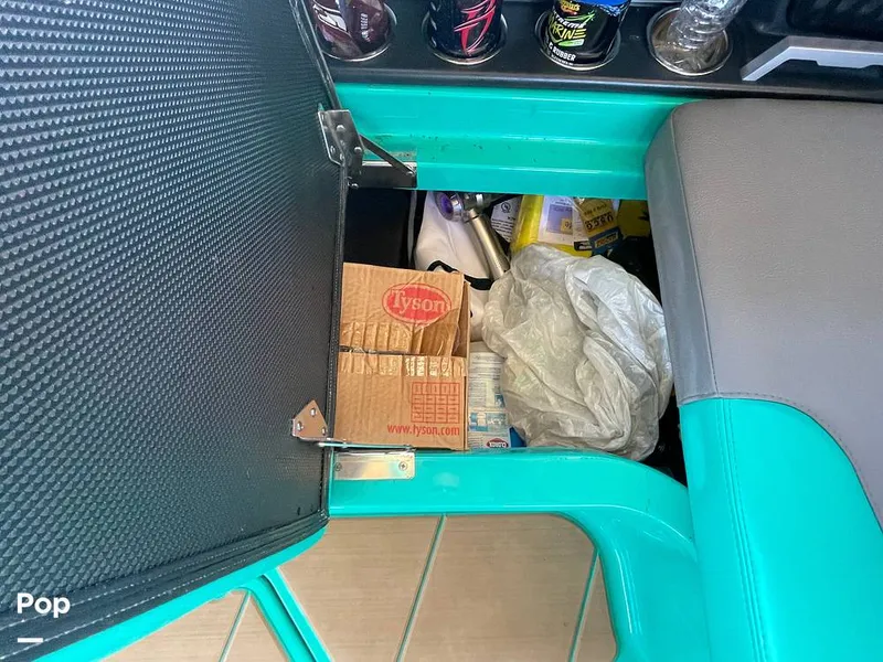 Slide: The Image of Malibu M240 2022 - 15788716