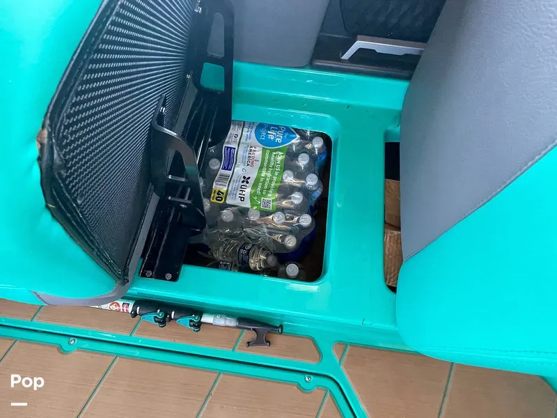 Slide: The Image of Malibu M240 2022 - 15788717