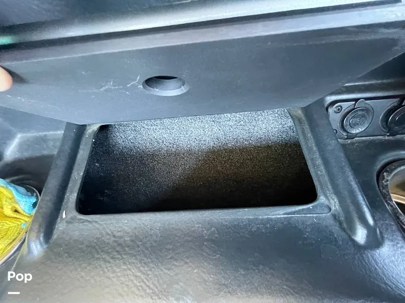 Slide: The Image of Malibu M240 2022 - 15788729