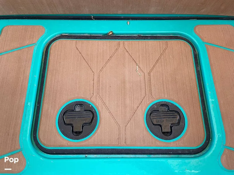 Slide: The Image of Malibu M240 2022 - 15788737