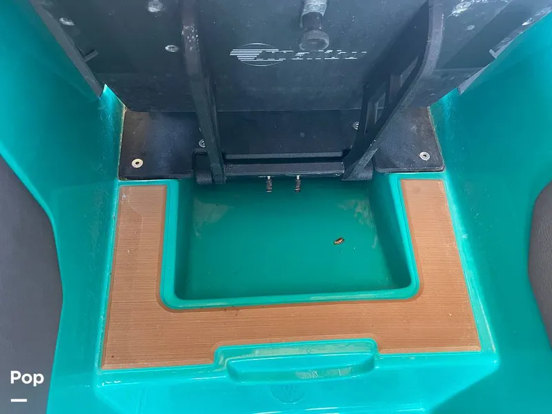 Slide: The Image of Malibu M240 2022 - 15788743