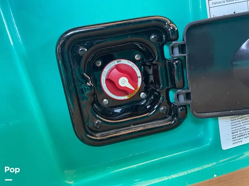 Slide: The Image of Malibu M240 2022 - 15788747