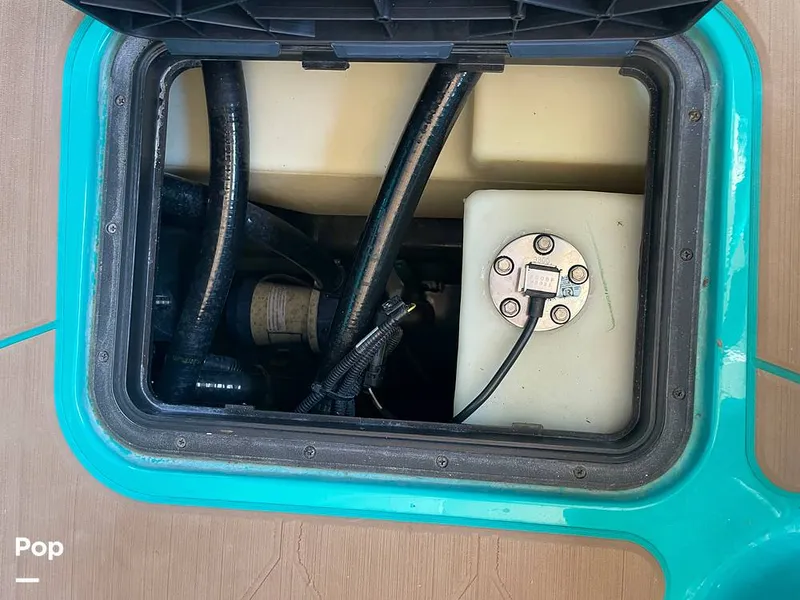 Slide: The Image of Malibu M240 2022 - 15788750