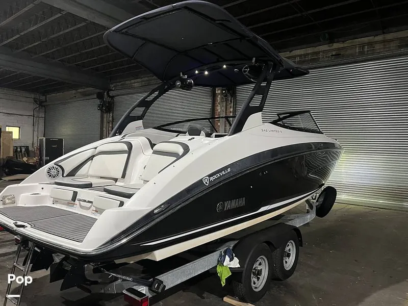 Slide: The Image of Yamaha 242 limited SE 2018 - 16054152