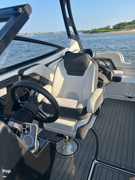 Slide: The Image of Yamaha 242 limited SE 2018 - 16054132