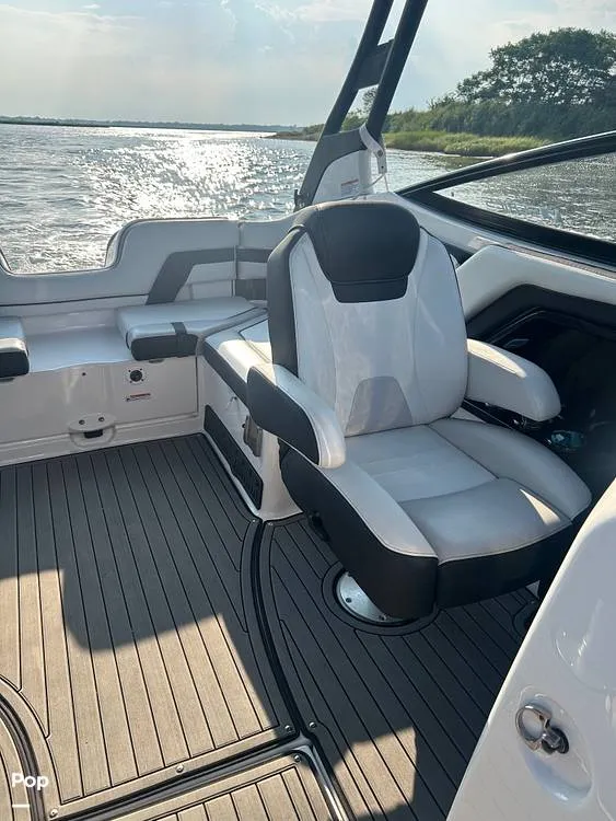 Slide: The Image of Yamaha 242 limited SE 2018 - 16054131