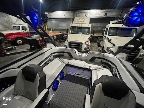 Slide: The Image of Yamaha 242 limited SE 2018 - 16038601