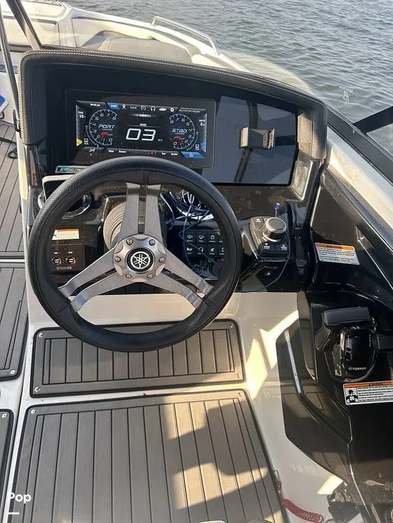 Slide: The Image of Yamaha 242 limited SE 2018 - 16054134