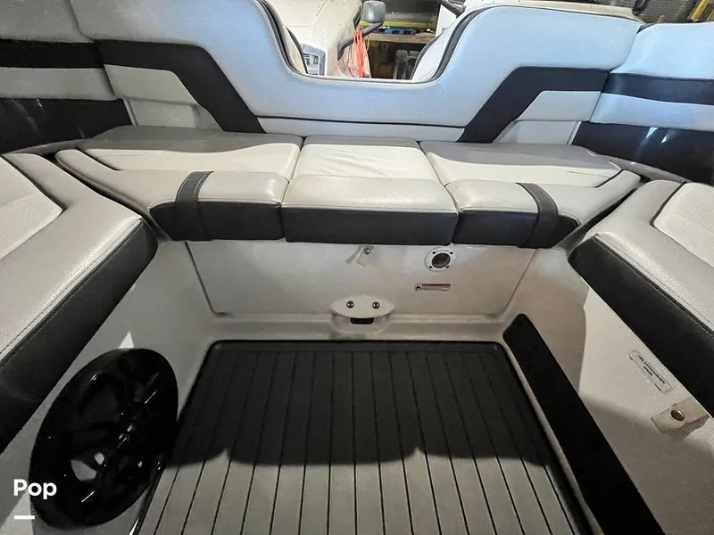 Slide: The Image of Yamaha 242 limited SE 2018 - 16010558