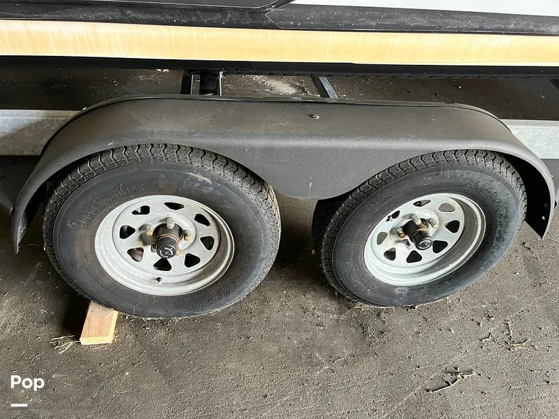 Slide: The Image of Yamaha 242 limited SE 2018 - 16010577