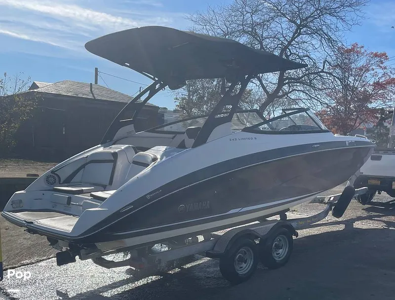 Slide: The Image of Yamaha 242 limited SE 2018 - 16054155