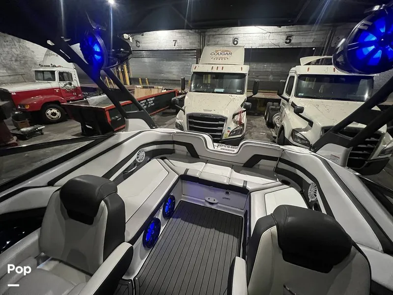 Slide: The Image of Yamaha 242 limited SE 2018 - 16054136