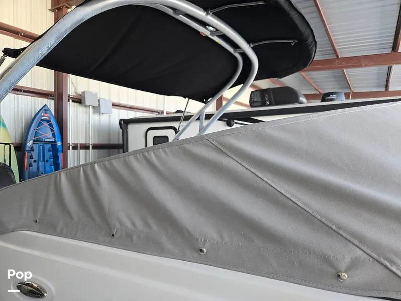 Slide: The Image of Hurricane 2690 SD 2016 - 15806838