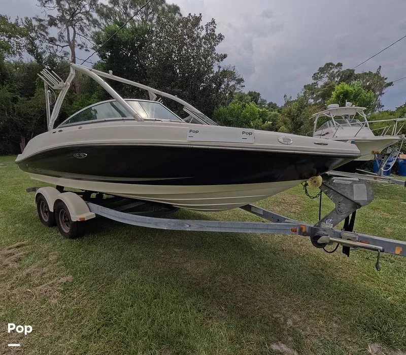 The Image of Sea Ray SLX 210 2011 - 15781093