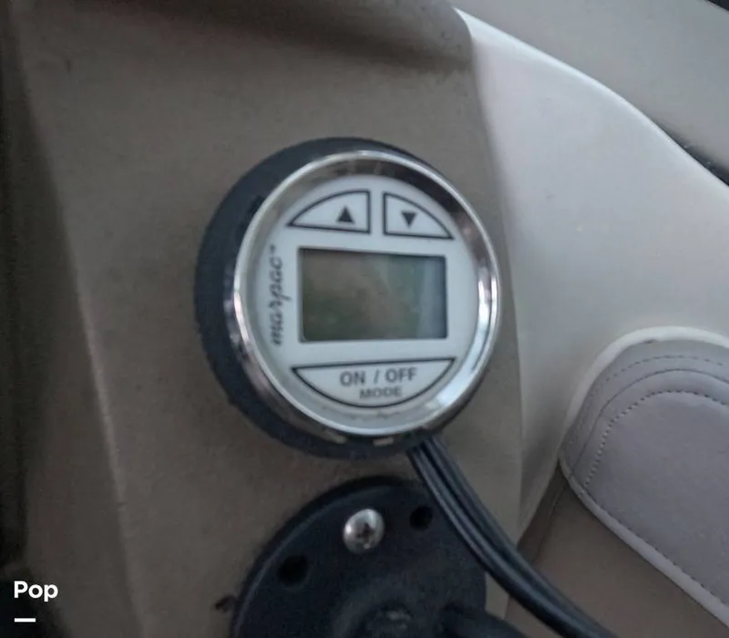 Slide: The Image of Sea Ray SLX 210 2011 - 15781302