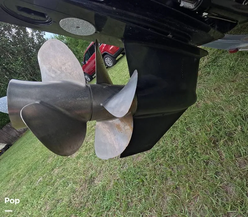 Slide: The Image of Sea Ray SLX 210 2011 - 15781217