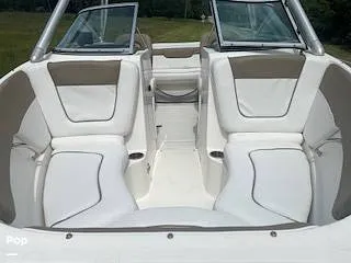 Slide: The Image of Sea Ray SLX 210 2011 - 15766543