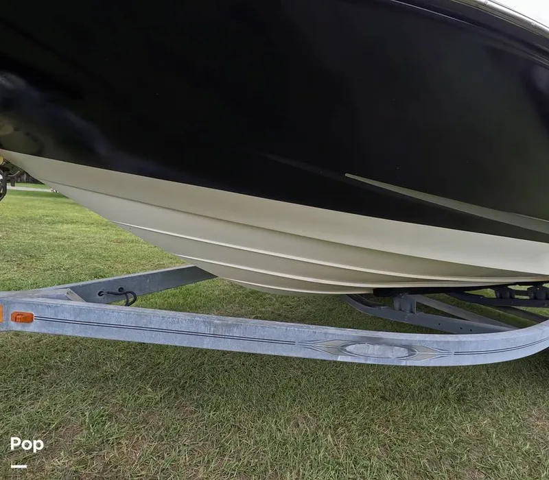 Slide: The Image of Sea Ray SLX 210 2011 - 15781233