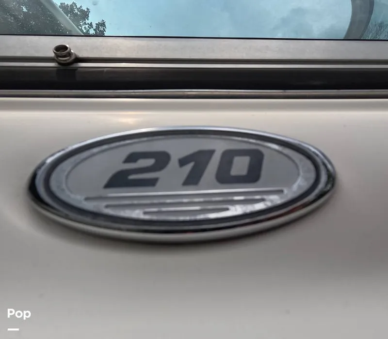 Slide: The Image of Sea Ray SLX 210 2011 - 15781090