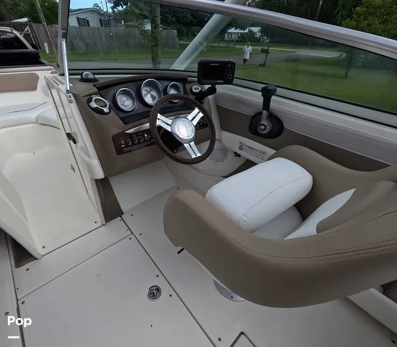 Slide: The Image of Sea Ray SLX 210 2011 - 15781273