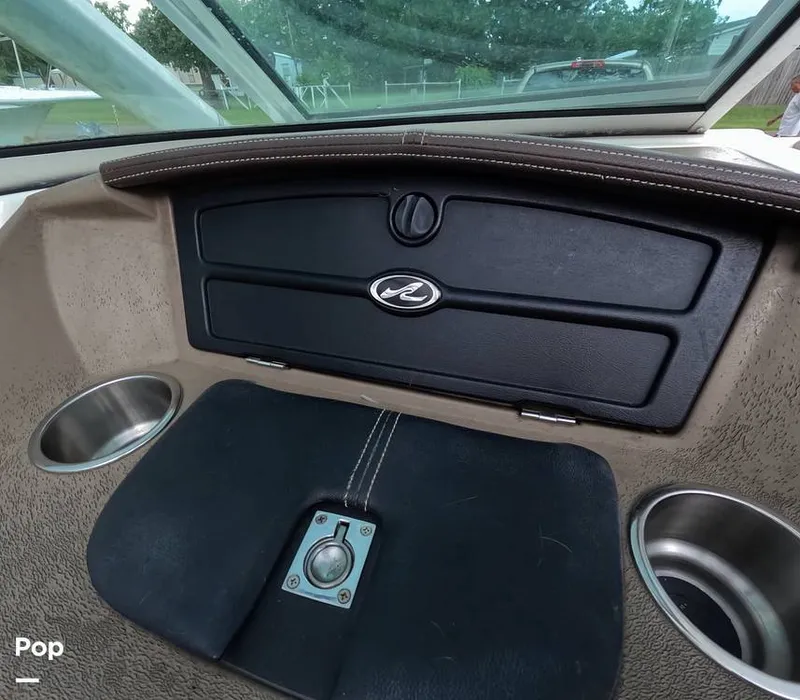 Slide: The Image of Sea Ray SLX 210 2011 - 15781274