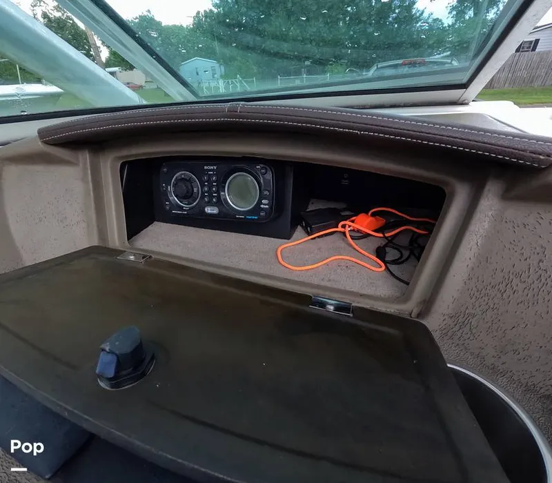 Slide: The Image of Sea Ray SLX 210 2011 - 15781275