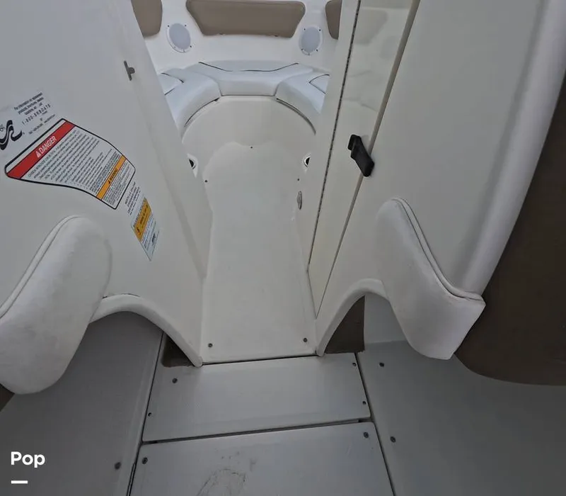 Slide: The Image of Sea Ray SLX 210 2011 - 15781288