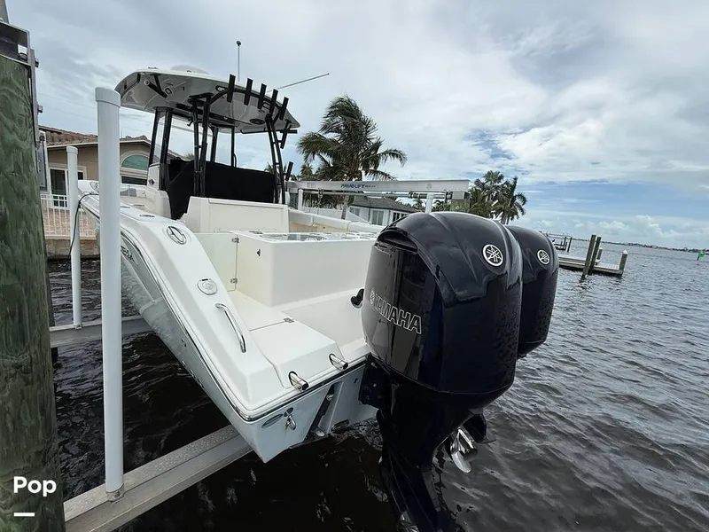 Slide: The Image of Cobia 301 CC 2018 - 15794688