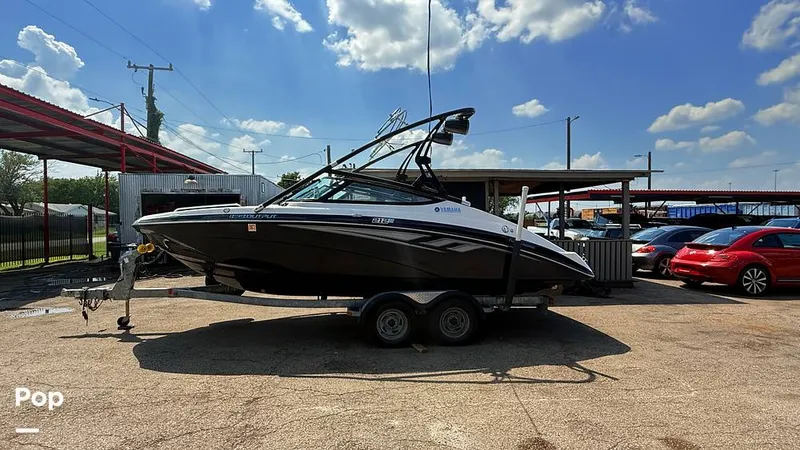 The Image of 2013 Yamaha 212 X - 15859705