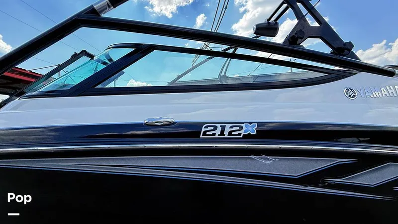 Slide: The Image of Yamaha 212x 2013 - 15860444