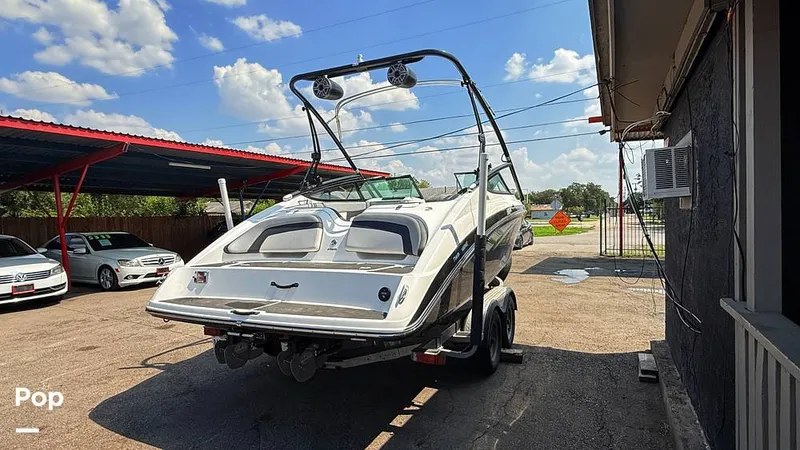 Slide: The Image of Yamaha 212x 2013 - 15859718