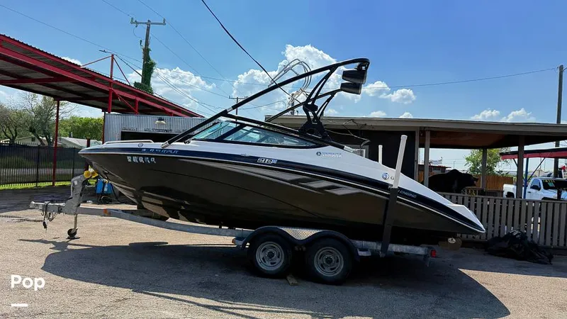 Slide: The Image of Yamaha 212x 2013 - 15860618