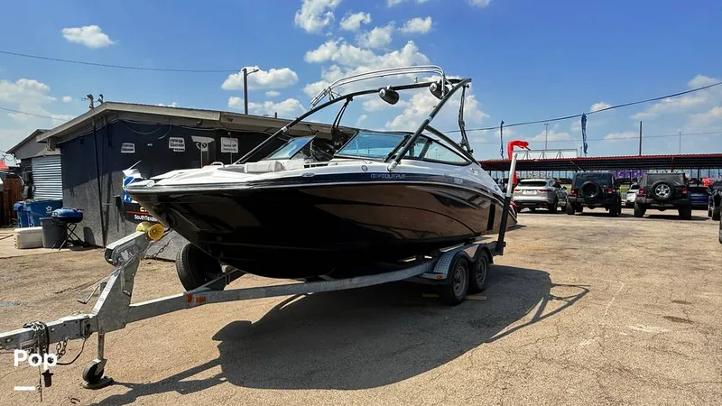 Slide: The Image of Yamaha 212x 2013 - 15859720