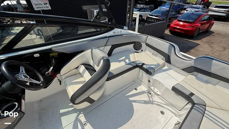 Slide: The Image of Yamaha 212x 2013 - 15859729