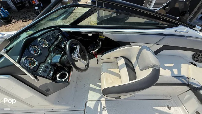 Slide: The Image of Yamaha 212x 2013 - 15859730