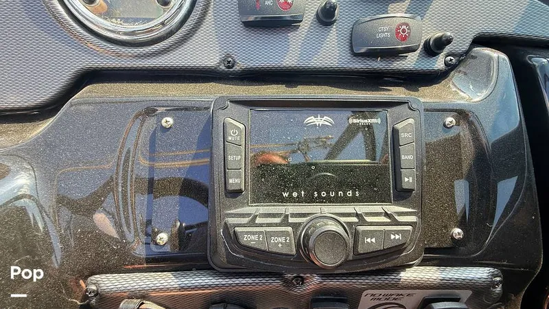 Slide: The Image of Yamaha 212x 2013 - 15859741